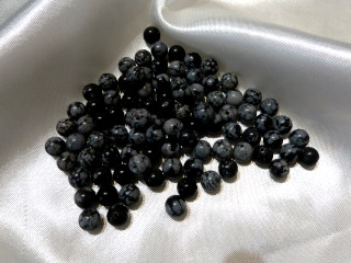 perles obsidiennes neige